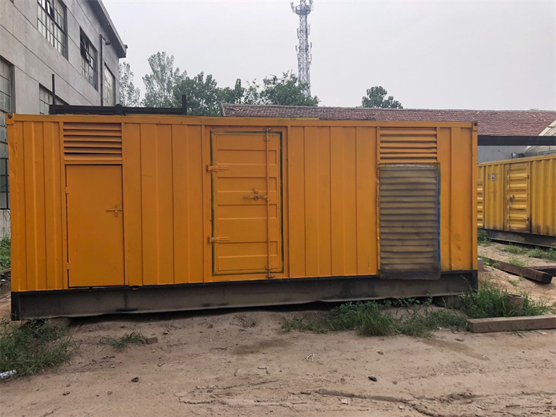 平泉发电机出租进行负载测试时，电瓶电量不足的具体判断标准是什么？